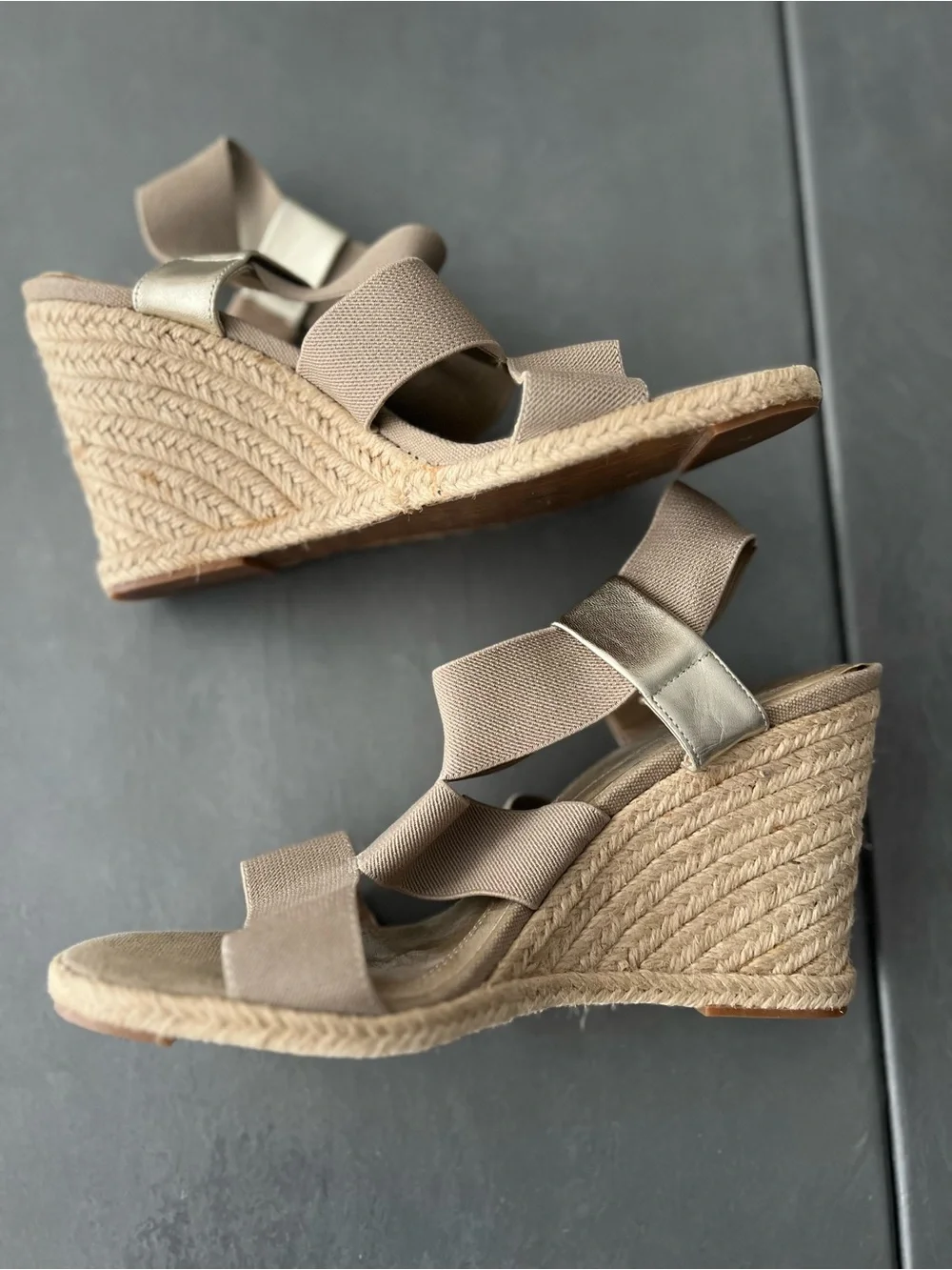 Tahari Nude Beige Espadrille Wedge Sandals Size 8M Resort Coastal‎ Chic